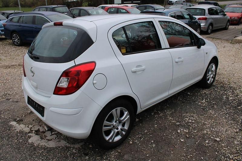 Gebraucht Opel Corsa Edition 80 PS (58 kW) 2009 Weiß Kleinwagen