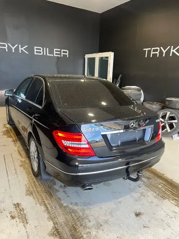 Second-hand Mercedes C220 170 CP (125 kW) 2014 Negru Berlinǎ