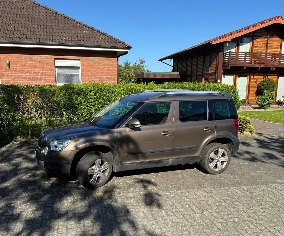 Gebraucht Skoda Yeti 105 PS (77 kW) 2011 Braun SUV