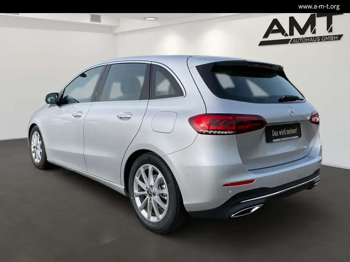 Gebraucht Mercedes B180 Progressive 136 PS (100 kW) 2022 Iridiumsilber Kleinwagen