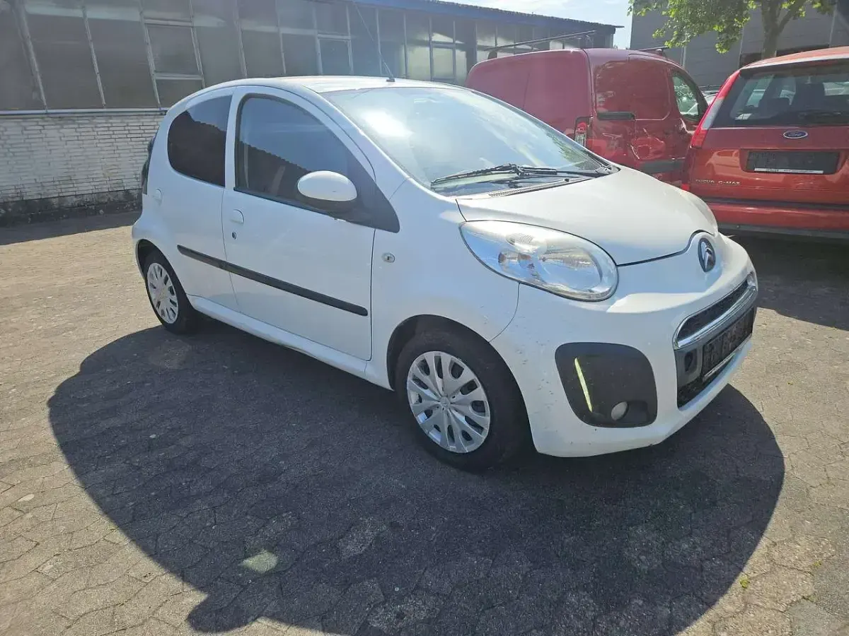 Gebraucht Citroën C1 Exclusive 68 PS (50 kW) 2014 Weiß Kleinwagen