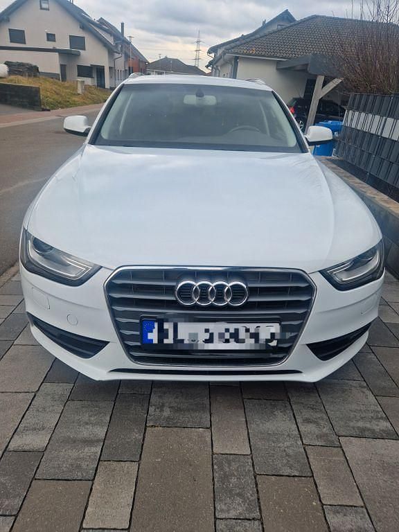 Gebraucht Audi A4 150 PS (110 kW) 2015 Weiß Kombi