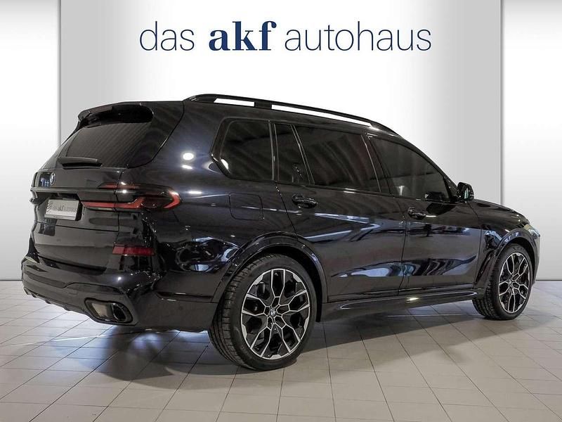 Gebraucht BMW X7 M Sport 352 PS (258 kW) 2023 Carbonschwarz SUV