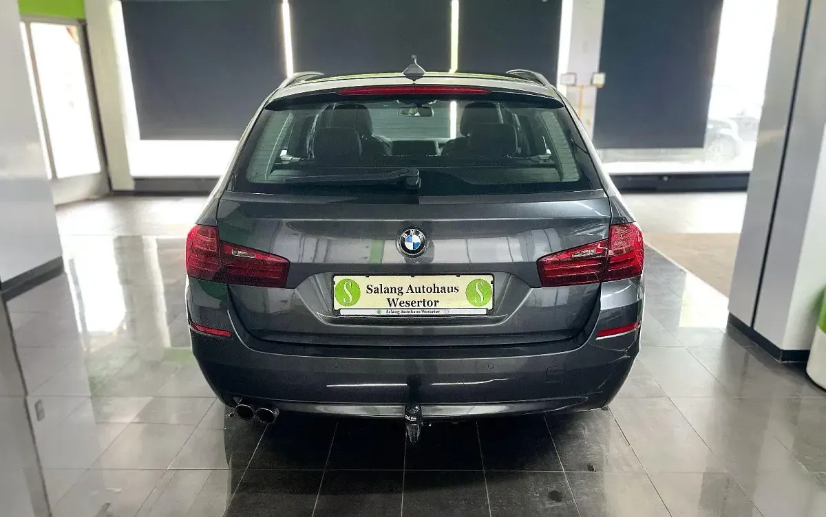 Gebraucht BMW 520 Performance 190 PS (139 kW) 2015 Grau Limousine
