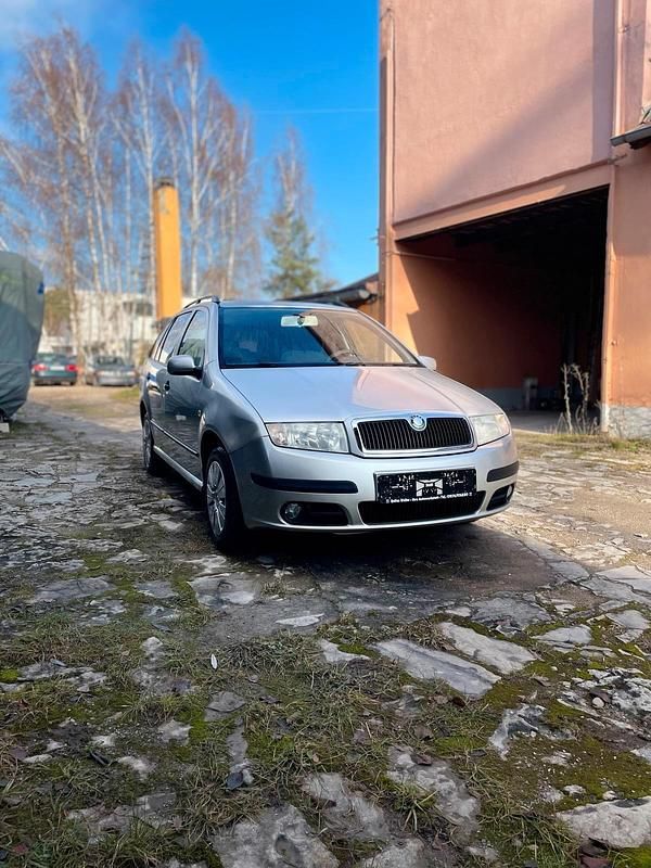 Silber Gebraucht 2007 Skoda Fabia Kombi | 850 € (Superpreis) - Bild 1/4