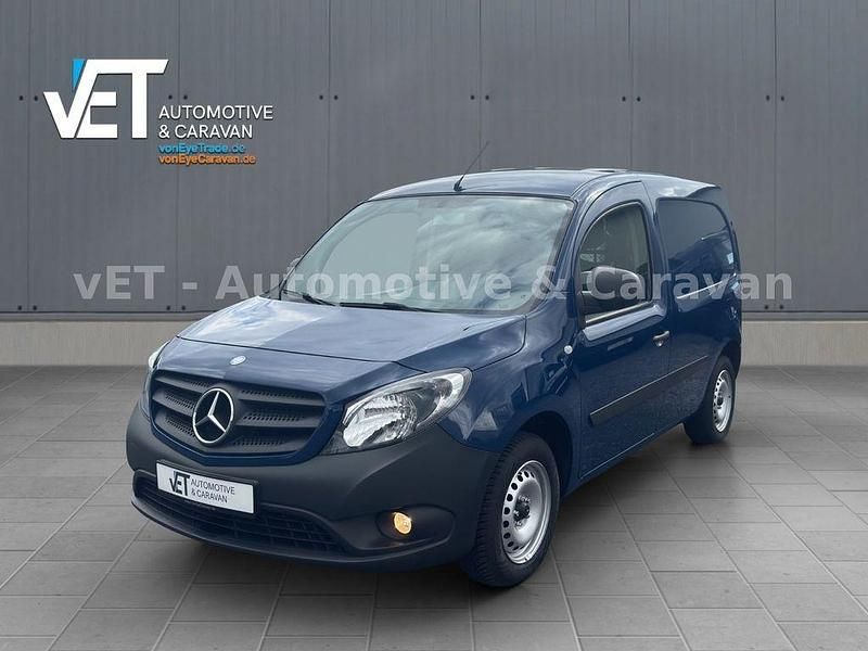 Blau Gebraucht 2018 Mercedes Citan 108 Van / Kleinbus | 9.950 € (Fairer Preis) - Bild 1/4