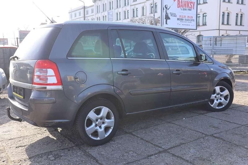 Gebraucht Opel Zafira Innovation 150 PS (110 kW) 2009 Karbongrau Van / Kleinbus
