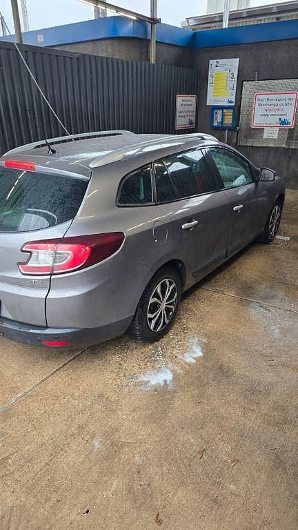 Gebraucht Renault Mégane Dynamique 131 PS (96 kW) 2010 Grau Limousine