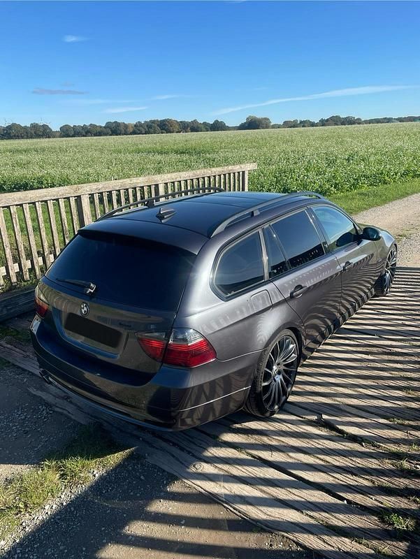 Gebraucht BMW 330 Shadowline 258 PS (189 kW) 2005 Grau Kombi