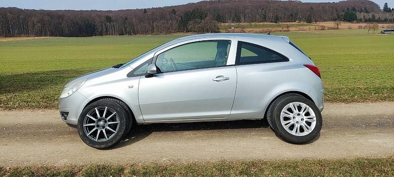 Gebraucht Opel Corsa 90 PS (66 kW) 2009 Silber Kleinwagen
