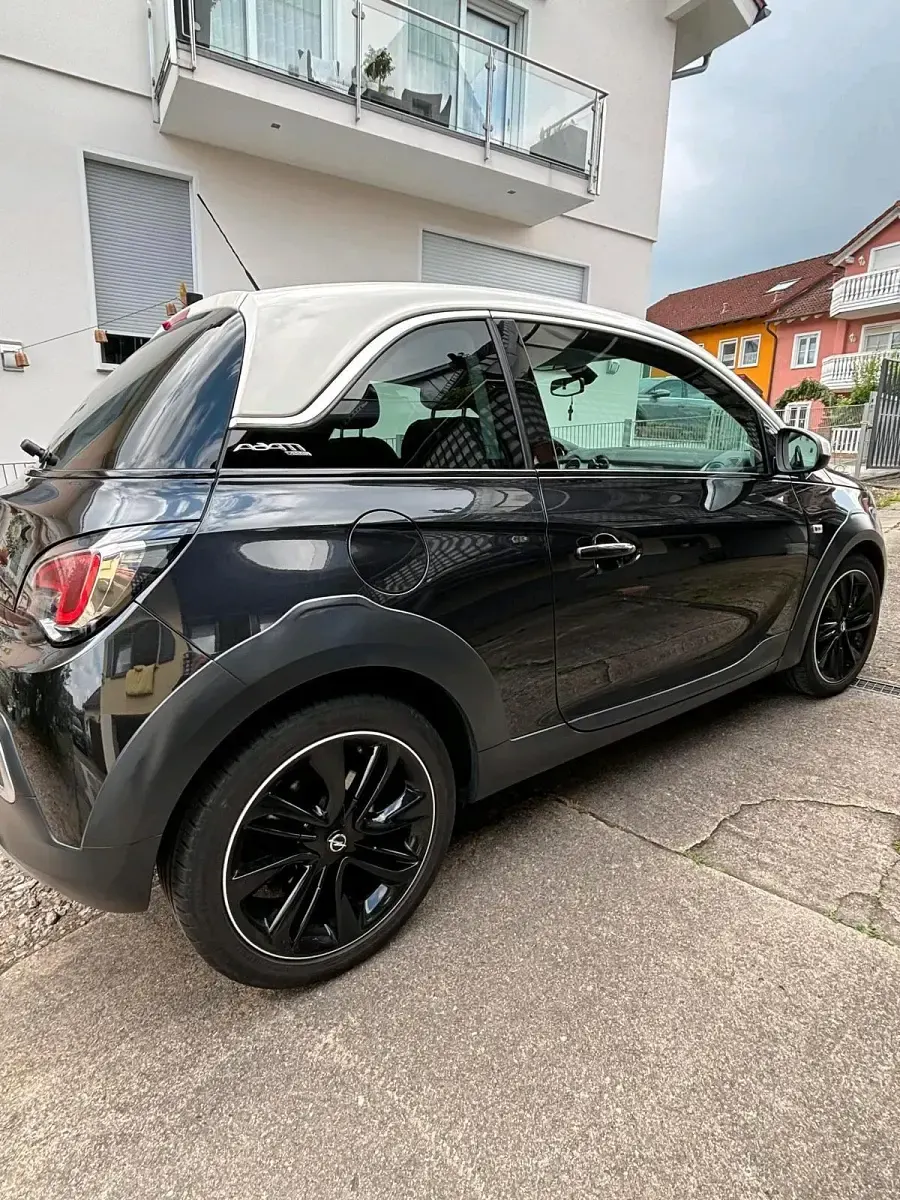 Gebraucht Opel Adam Rocks Open Air 115 PS (84 kW) 2015 Schwarz Kleinwagen