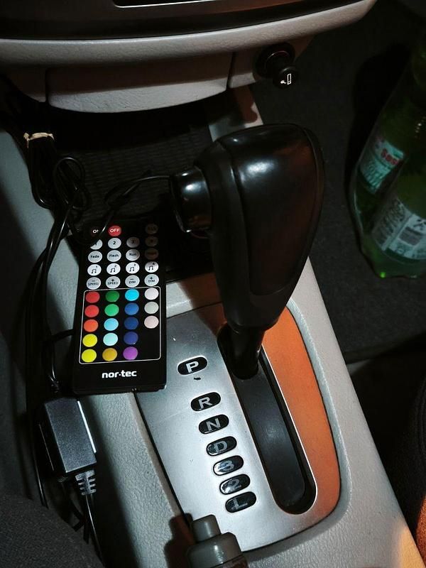 Gebraucht Kia Cerato 140 PS (102 kW) 2006 Schwarz Kleinwagen