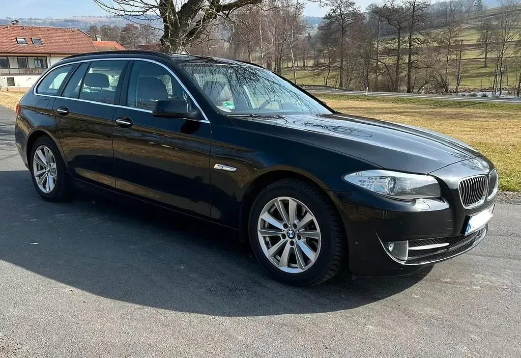 Gebraucht BMW 525 Sport Line 218 PS (160 kW) 2012 Schwarz Limousine