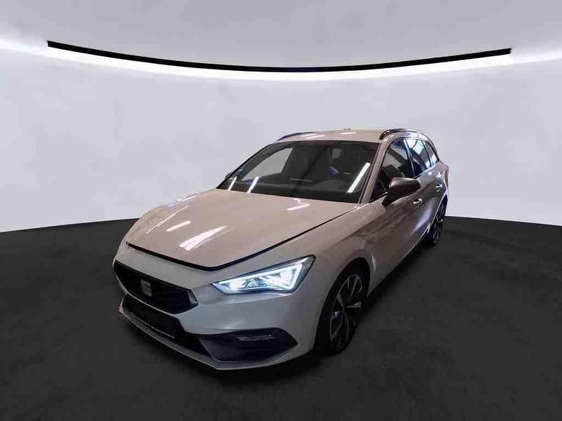 "nevada" weiss Gebraucht 2022 Seat Leon FR Kombi | 19.800 € (Fairer Preis) - Bild 1/4