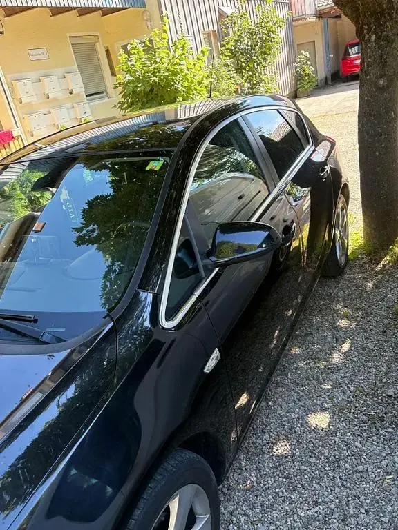 Gebraucht Opel Astra Design Edition 101 PS (74 kW) 2010 Schwarz Kombi
