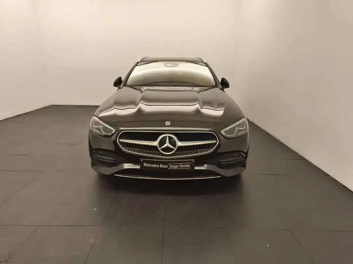 Gebraucht Mercedes C220 Avantgarde 200 PS (147 kW) 2023 Obsidianschwarz metallic Kombi