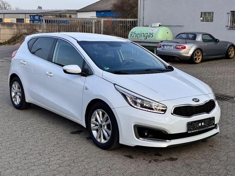 Gebraucht Kia Ceed 136 PS (100 kW) 2016 Weiß Kleinwagen