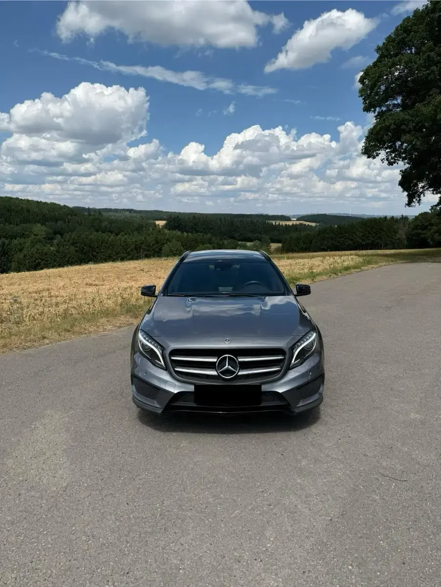 Gebraucht Mercedes GLA250 AMG line 211 PS (155 kW) 2014 Grau SUV