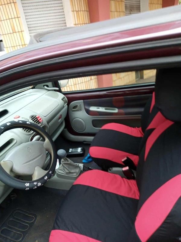 Second-hand Renault Twingo 58 CP (42 kW) 2002 Andere farben Hatchback