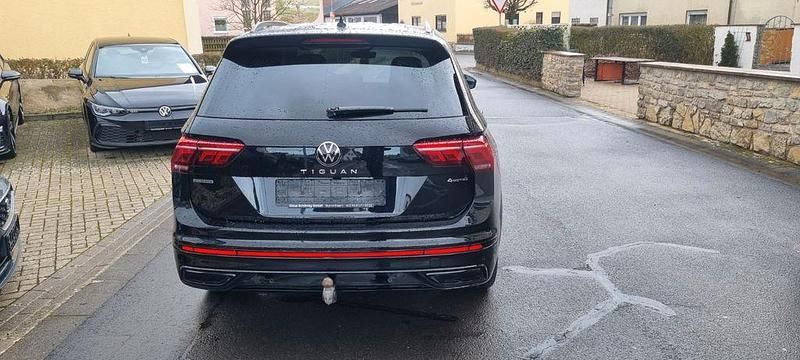 Gebraucht VW Tiguan Allspace Style 200 PS (147 kW) 2022 Schwarz SUV