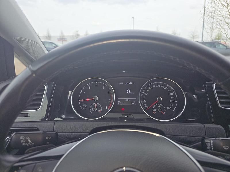 Gebraucht VW Golf VII Join 116 PS (85 kW) 2019 Grau Limousine