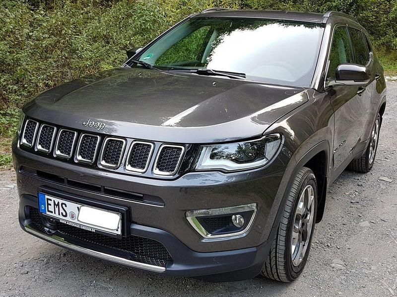 Gebraucht Jeep Compass Limited 140 PS (102 kW) 2018 Grau SUV