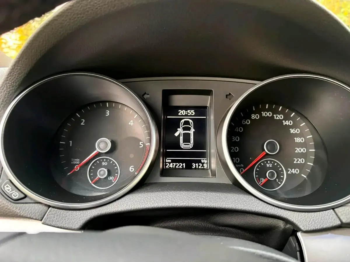Gebraucht VW Golf Cabriolet 105 PS (77 kW) 2013 Schwarz Cabrio