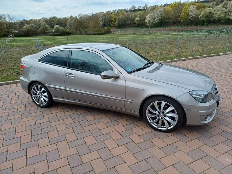 Gebraucht Mercedes CLC200 184 PS (135 kW) 2008 Grau Kleinwagen