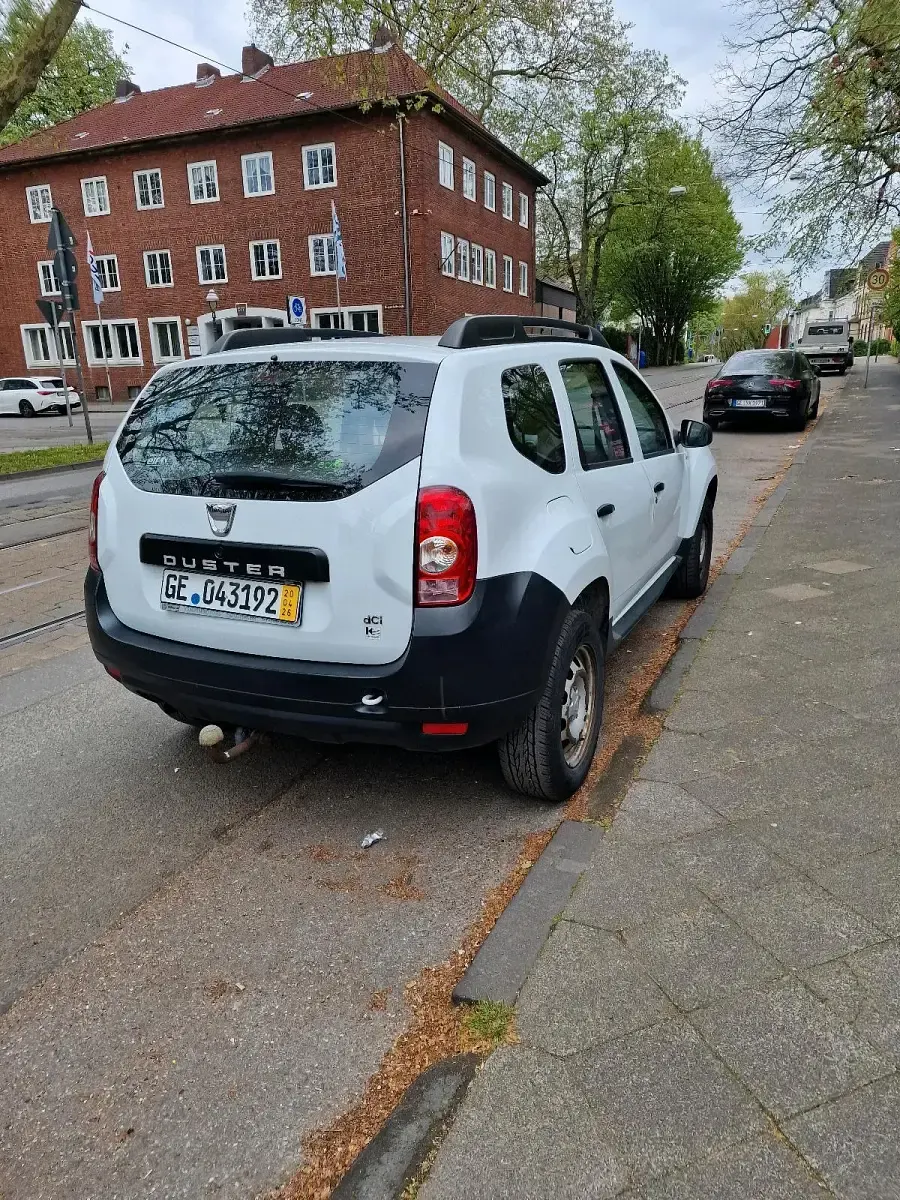 Używany Dacia Duster 101 KM (74 kW) 2012 Biały SUV