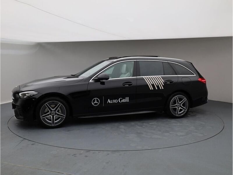 Gebraucht Mercedes C300e AMG 204 PS (150 kW) 2023 Unilack schwarz Kombi