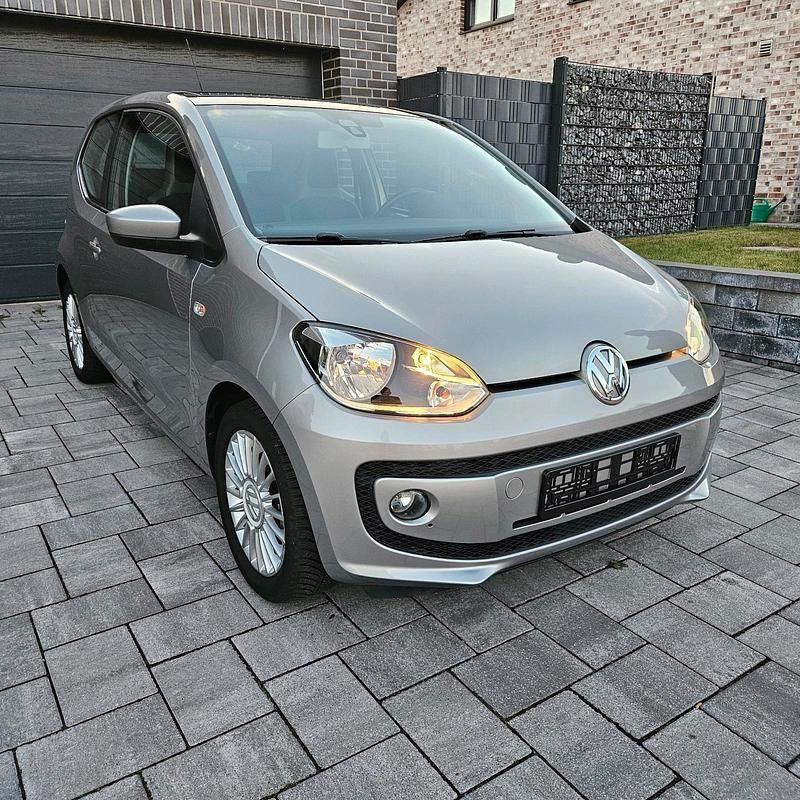 Grau Gebraucht 2013 VW up! high up! Kleinwagen | 6.990 € (Etwas zu teuer) - Bild 1/4