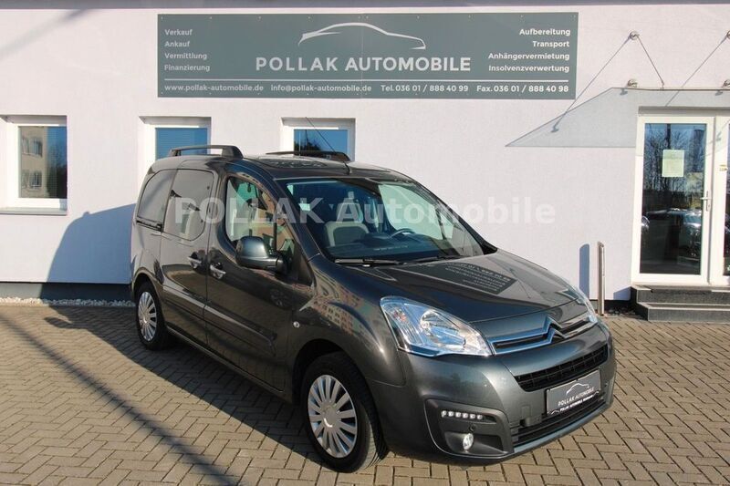 Grau Gebraucht 2015 Citroën Berlingo SELECTION Van / Kleinbus | 11.990 € (Teuer) - Bild 1/4