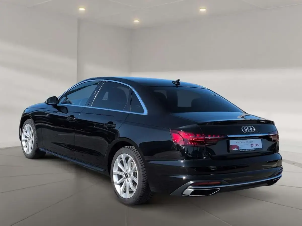 Gebraucht Audi A4 Advanced Plus 204 PS (150 kW) 2023 Brillantschwarz Limousine