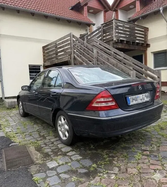 Gebraucht Mercedes C180 Elegance 143 PS (105 kW) 2001 Blau Limousine