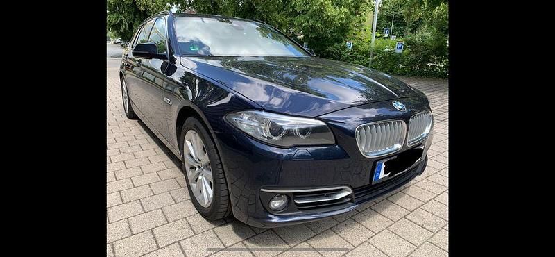 Gebraucht BMW 530 258 PS (189 kW) 2014 Blau Kombi