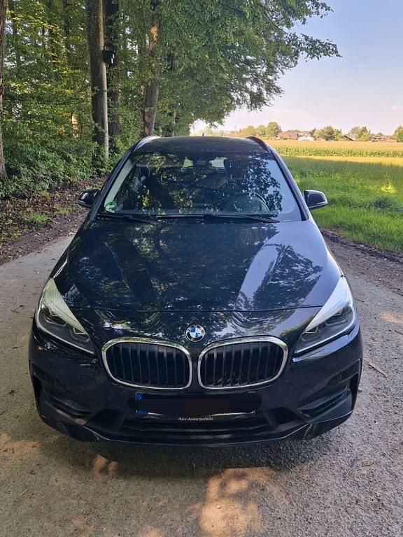 Schwarz Gebraucht 2018 BMW 220 Active Tourer Van / Kleinbus | 17.500 € (Guter Preis) - Bild 1/4