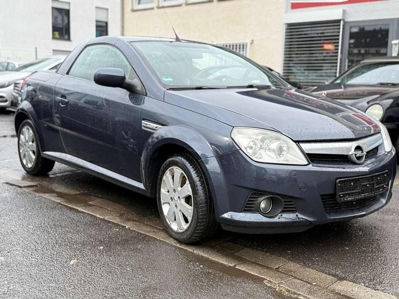 Gebraucht Opel Tigra Edition 90 PS (66 kW) 2009 Metro m2 Cabrio