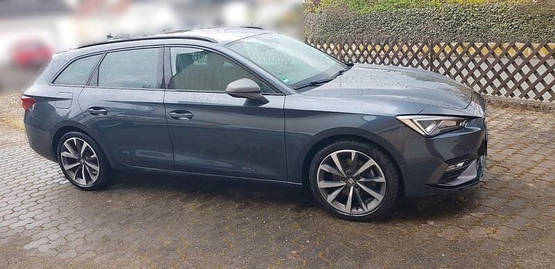 Grau Gebraucht 2020 Seat Leon FR Kombi | 18.799 € (Fairer Preis) - Bild 1/4