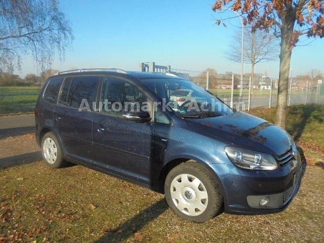 Gebraucht VW Touran Cup 140 PS (102 kW) 2014 Blau Van / Kleinbus