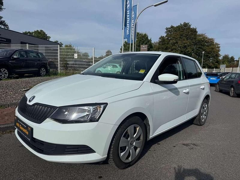 Weiß Gebraucht 2018 Skoda Fabia Cool Edition Kleinwagen | 7.790 € (Guter Preis) - Bild 1/4