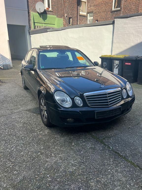 Gebraucht Mercedes E280 Avantgarde 190 PS (139 kW) 2007 Schwarz Limousine