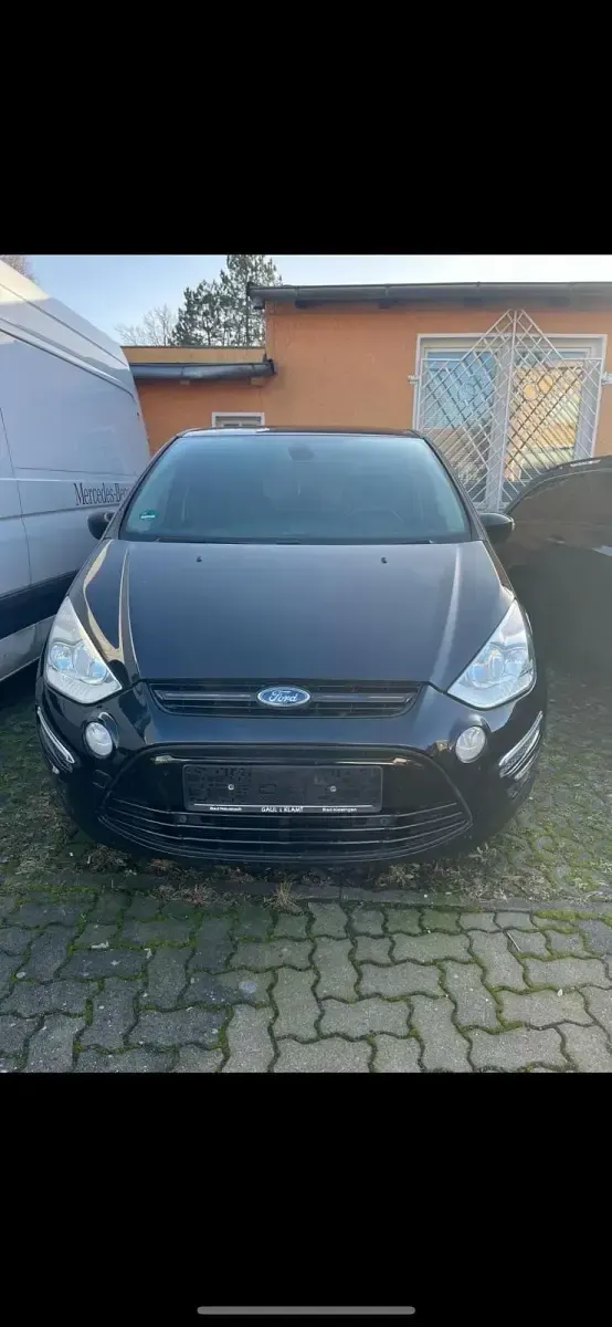 Gebraucht Ford S-MAX 140 PS (102 kW) 2012 Schwarz Van / Kleinbus