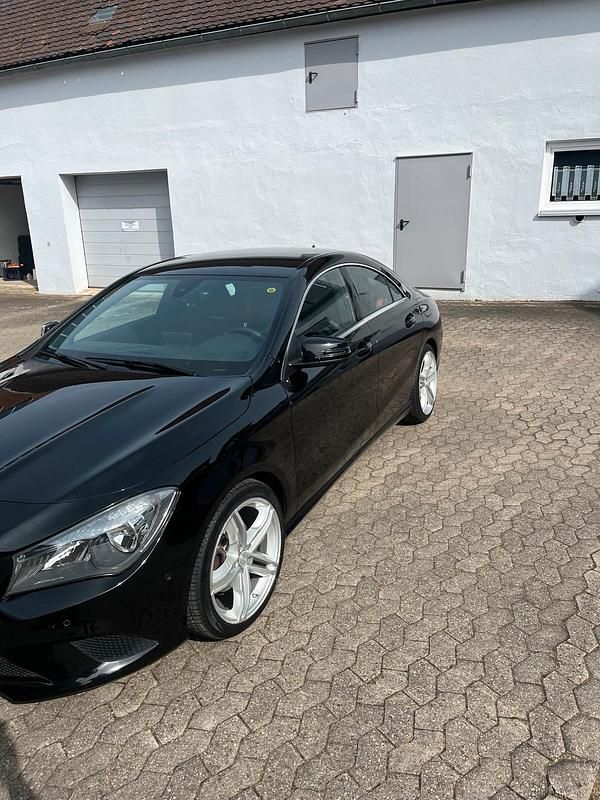 Gebraucht Mercedes CLA200 136 PS (100 kW) 2015 Schwarz Coupé
