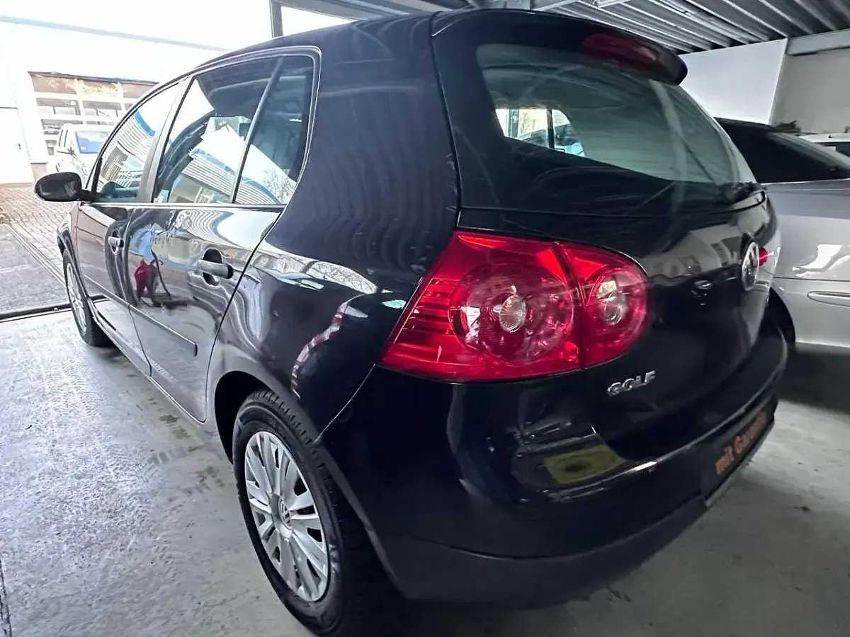 Gebraucht VW Golf IV Comfortline 116 PS (85 kW) 2004 Black magic perleffekt Kleinwagen