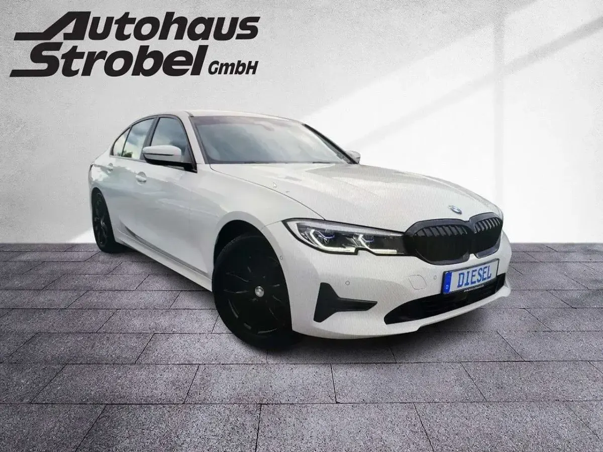 Używany BMW 320 Advantage 190 KM (139 kW) 2019 Biały Sedan/Limuzyna