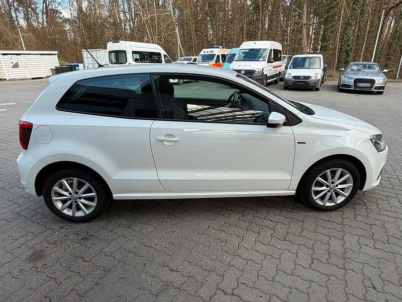 Gebraucht VW Polo 60 PS (44 kW) 2016 Weiß Kleinwagen