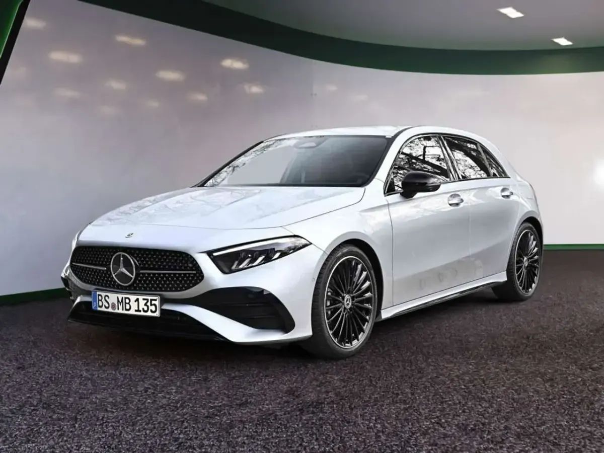 Gebraucht Mercedes A180 Advanced Plus 136 PS (100 kW) 2026 Silber / hightechsilber Limousine