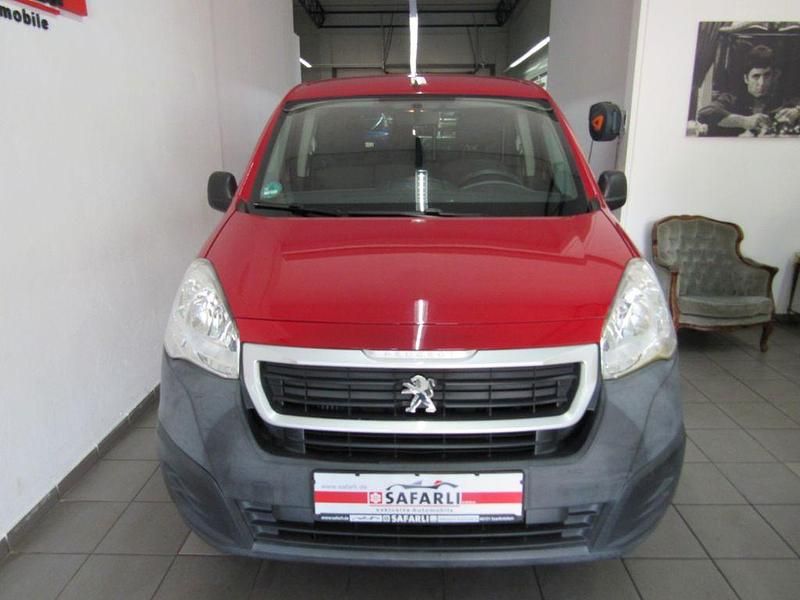 Gebraucht Peugeot Partner Premium 99 PS (72 kW) 2017 Rot Van / Kleinbus