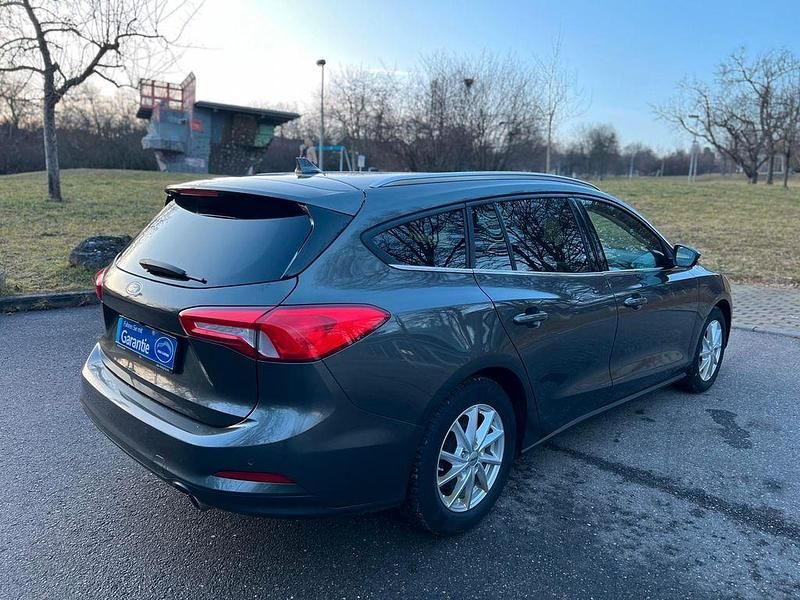 Gebraucht Ford Focus 120 PS (88 kW) 2021 Grau Limousine