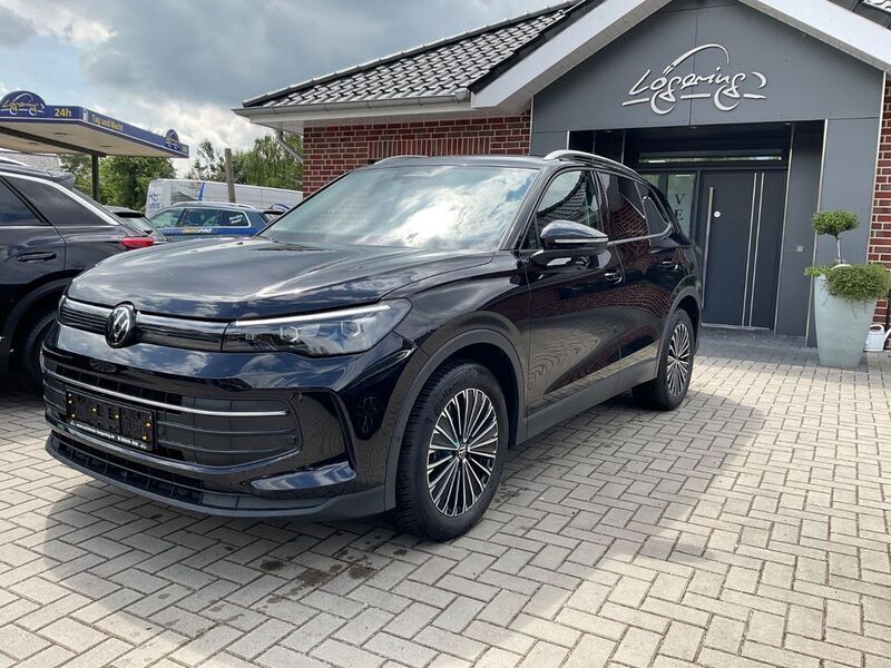 Schwarz Gebraucht 2024 VW Tiguan Life SUV | 35.800 € (Fairer Preis) - Bild 1/4
